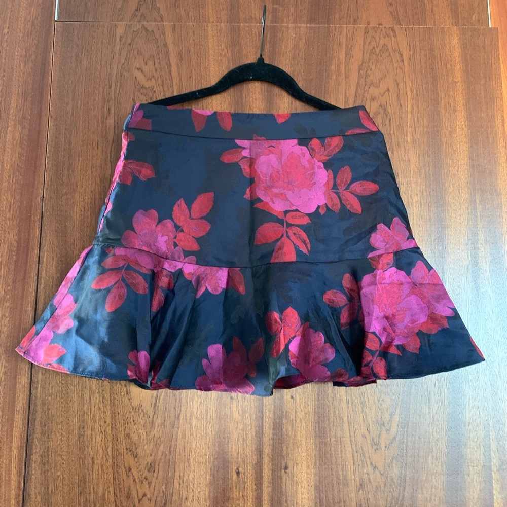 Lucy Paris Lotus Mini Skirt Black and Red Floral Skater Skirt size XS NEW